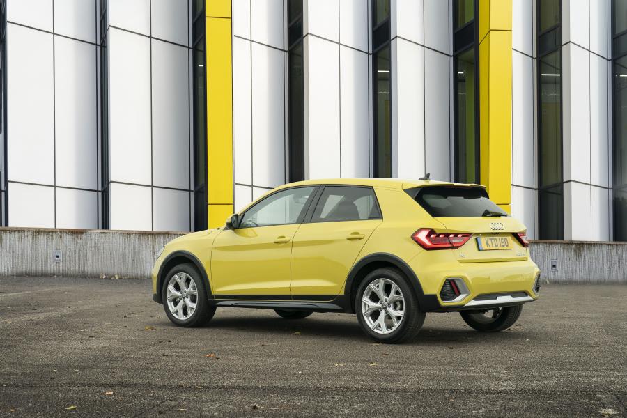  Audi A1 citycarver 2019 года  (UK) (фото 9 из 40)